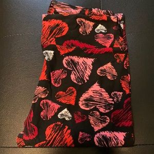 —One size heart Valentine’s LuLaRoe Leggings